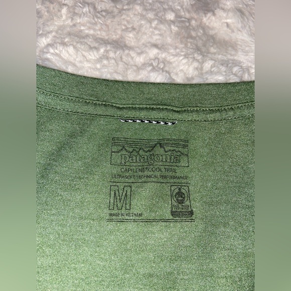 Patagonia Fitted Green Short Sleeve Tee - Picture 4 of 7